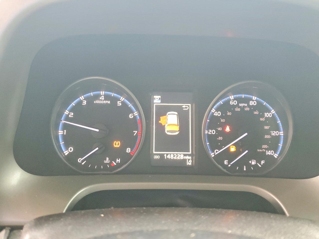 2018 TOYOTA RAV4 LE photo 9