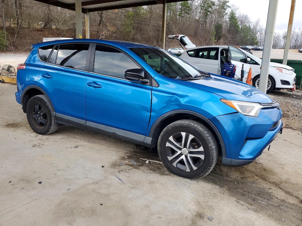 2018 TOYOTA RAV4 LE photo 4