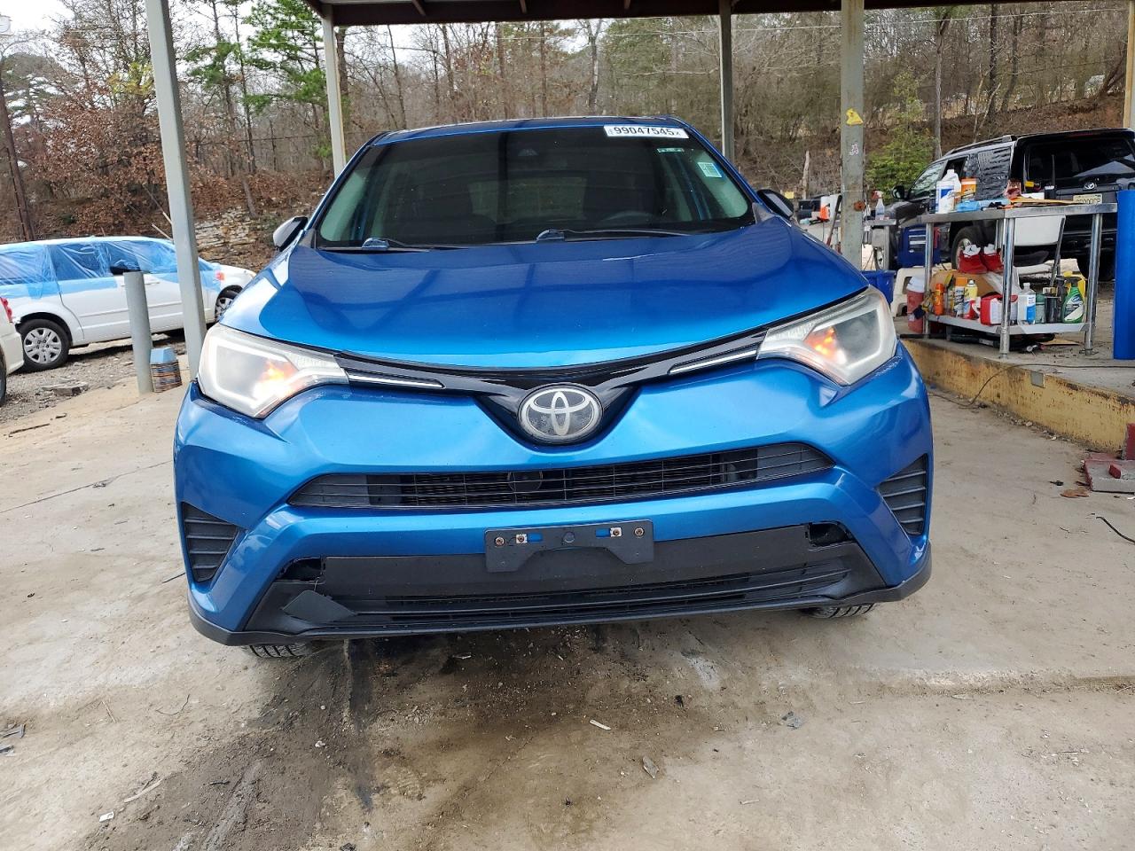 2018 TOYOTA RAV4 LE photo 5