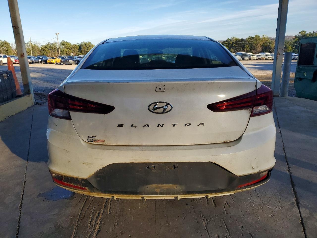 2019 HYUNDAI ELANTRA SE photo 6