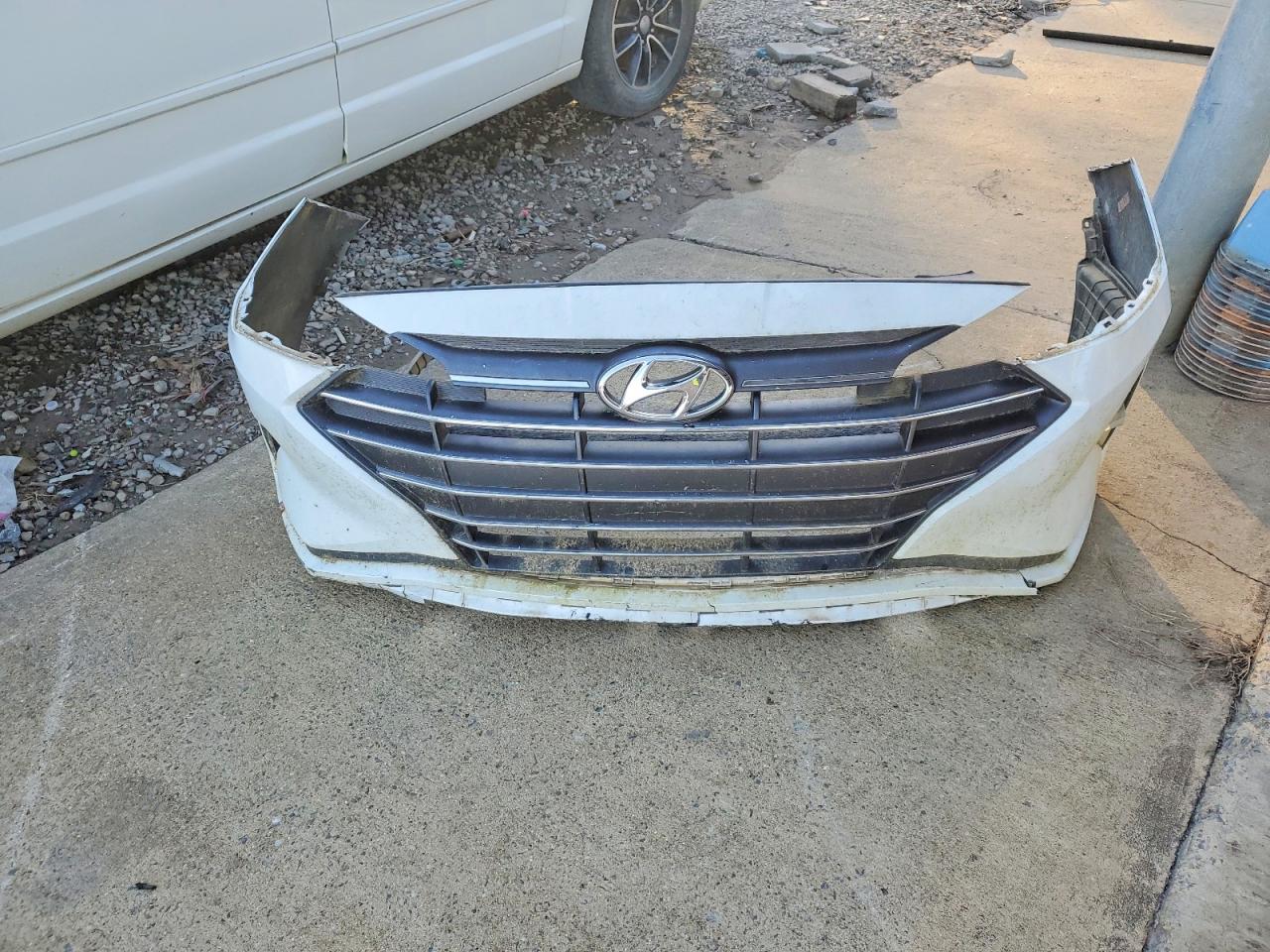2019 HYUNDAI ELANTRA SE photo 12
