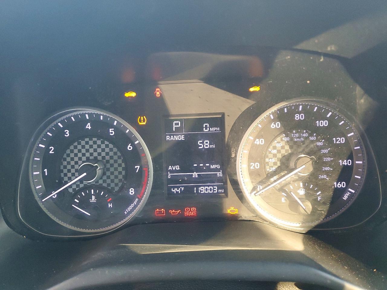 2019 HYUNDAI ELANTRA SE photo 9