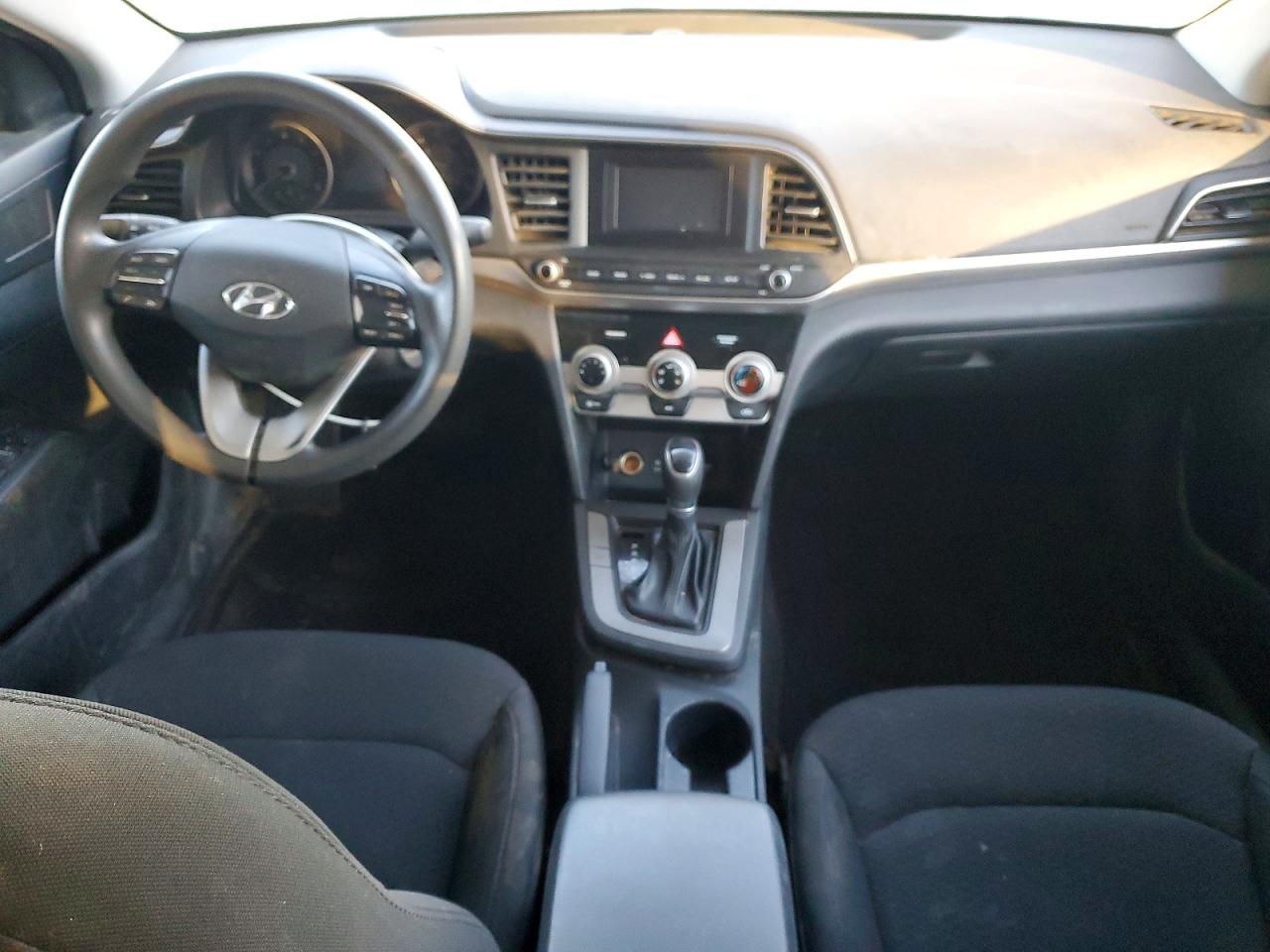 2019 HYUNDAI ELANTRA SE photo 8