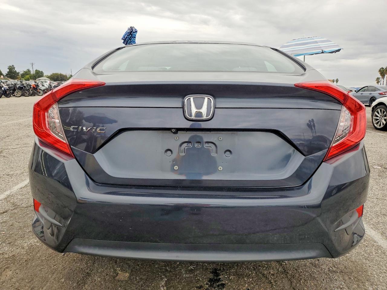 2017 HONDA CIVIC LX photo 6