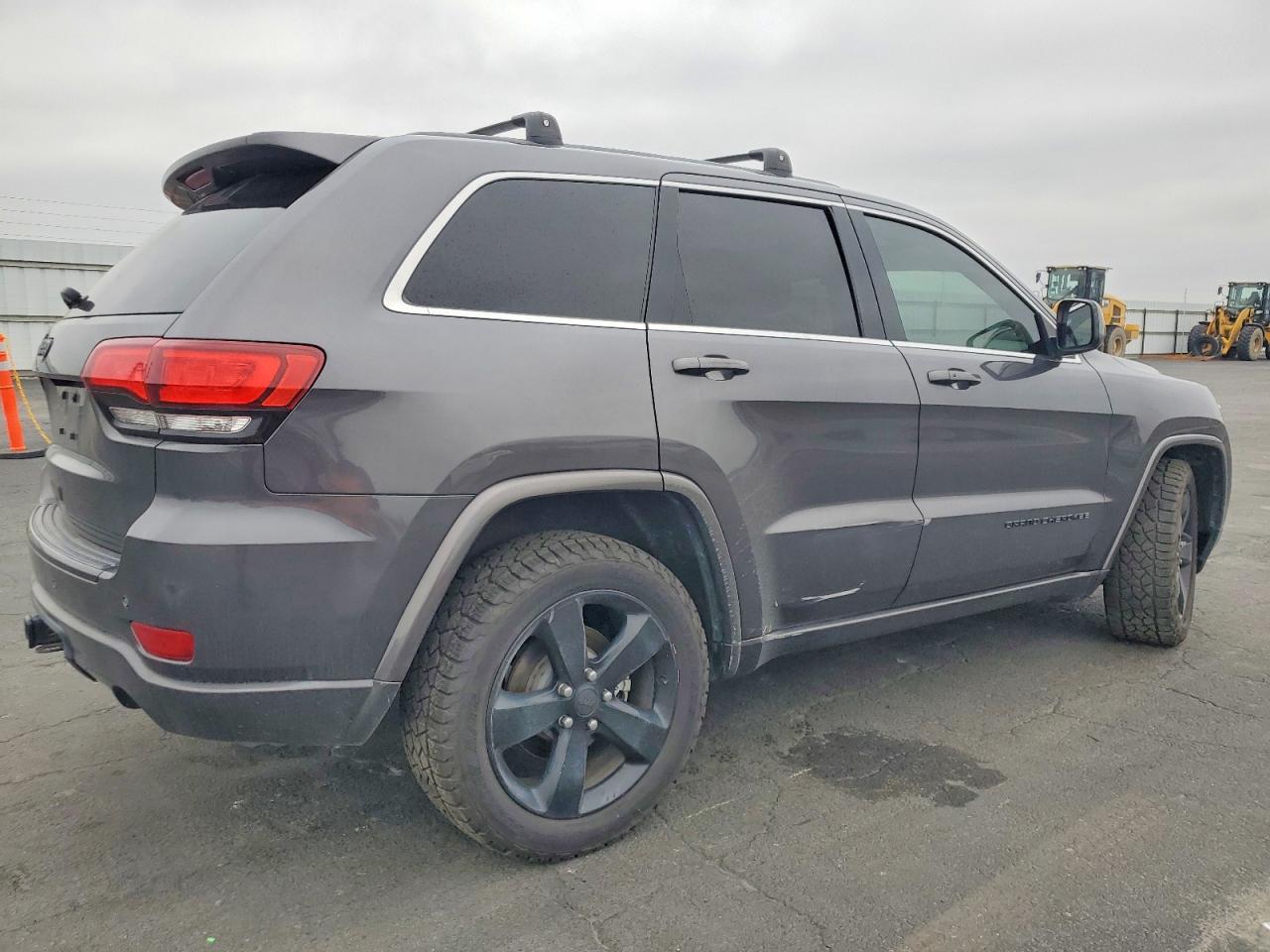2015 JEEP GRAND CHEROKEE LAREDO photo 3