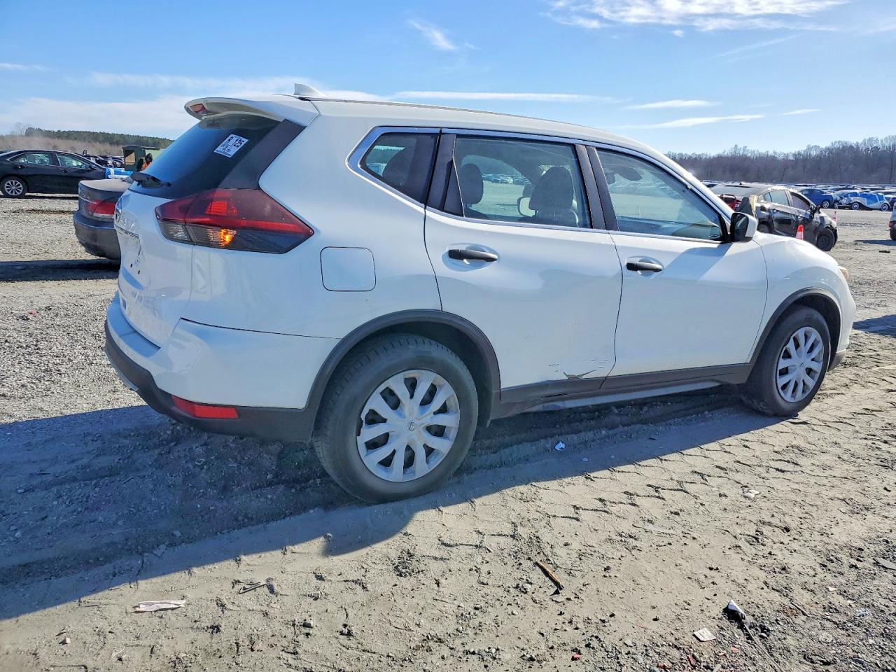 2019 NISSAN ROGUE S photo 3