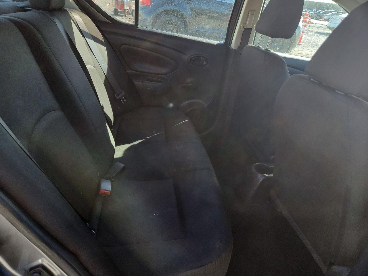 2019 NISSAN VERSA S photo 10