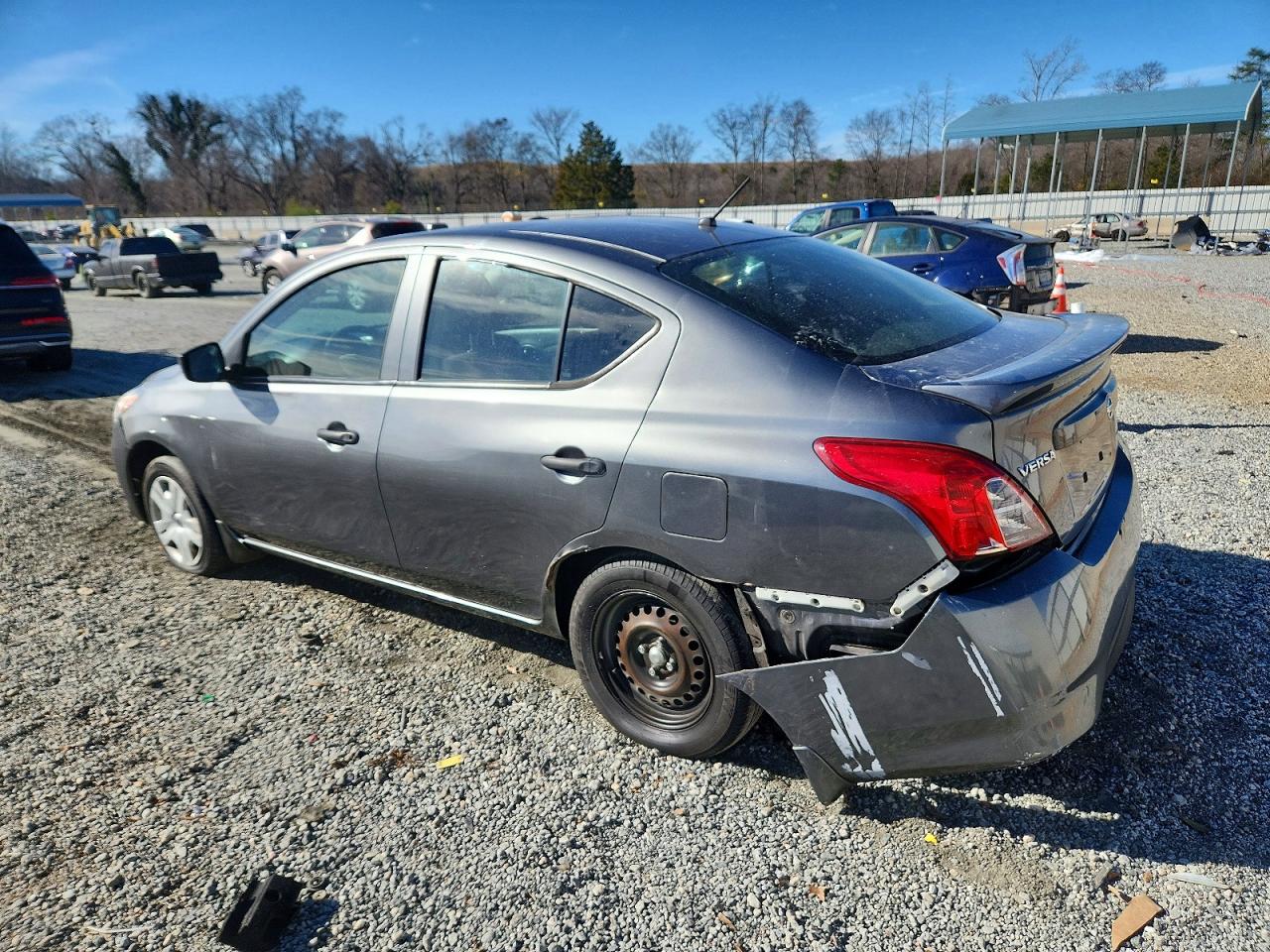 2019 NISSAN VERSA S photo 2