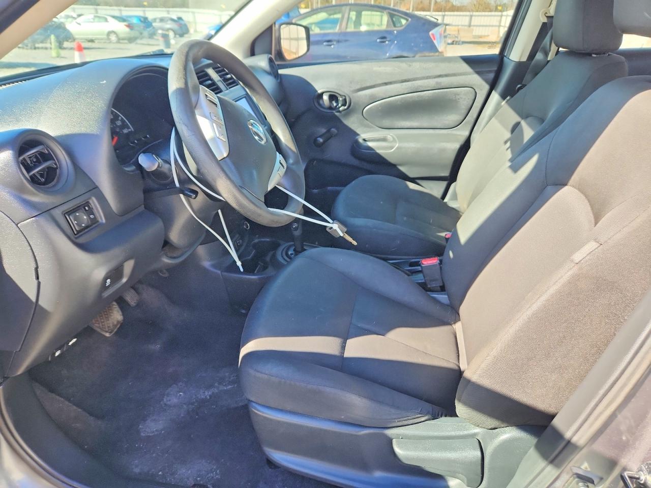2019 NISSAN VERSA S photo 7