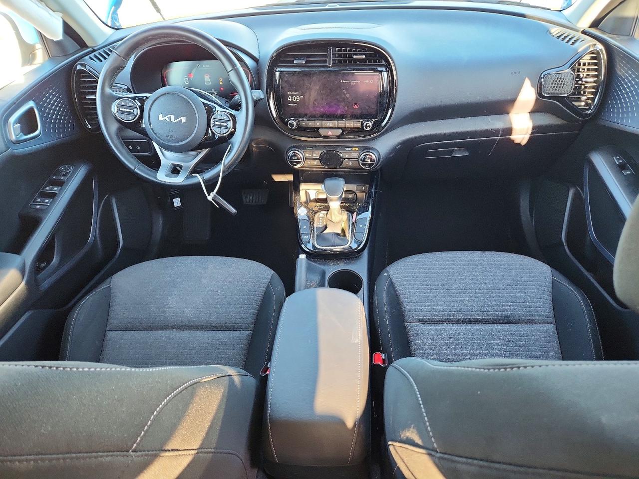 2024 KIA SOUL EX photo 8