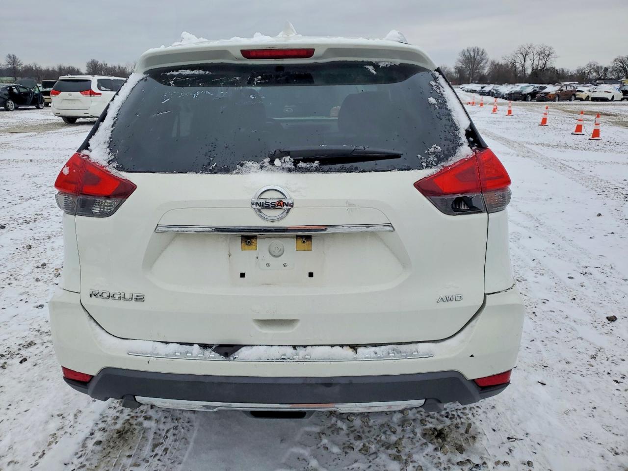 2017 NISSAN ROGUE S photo 6