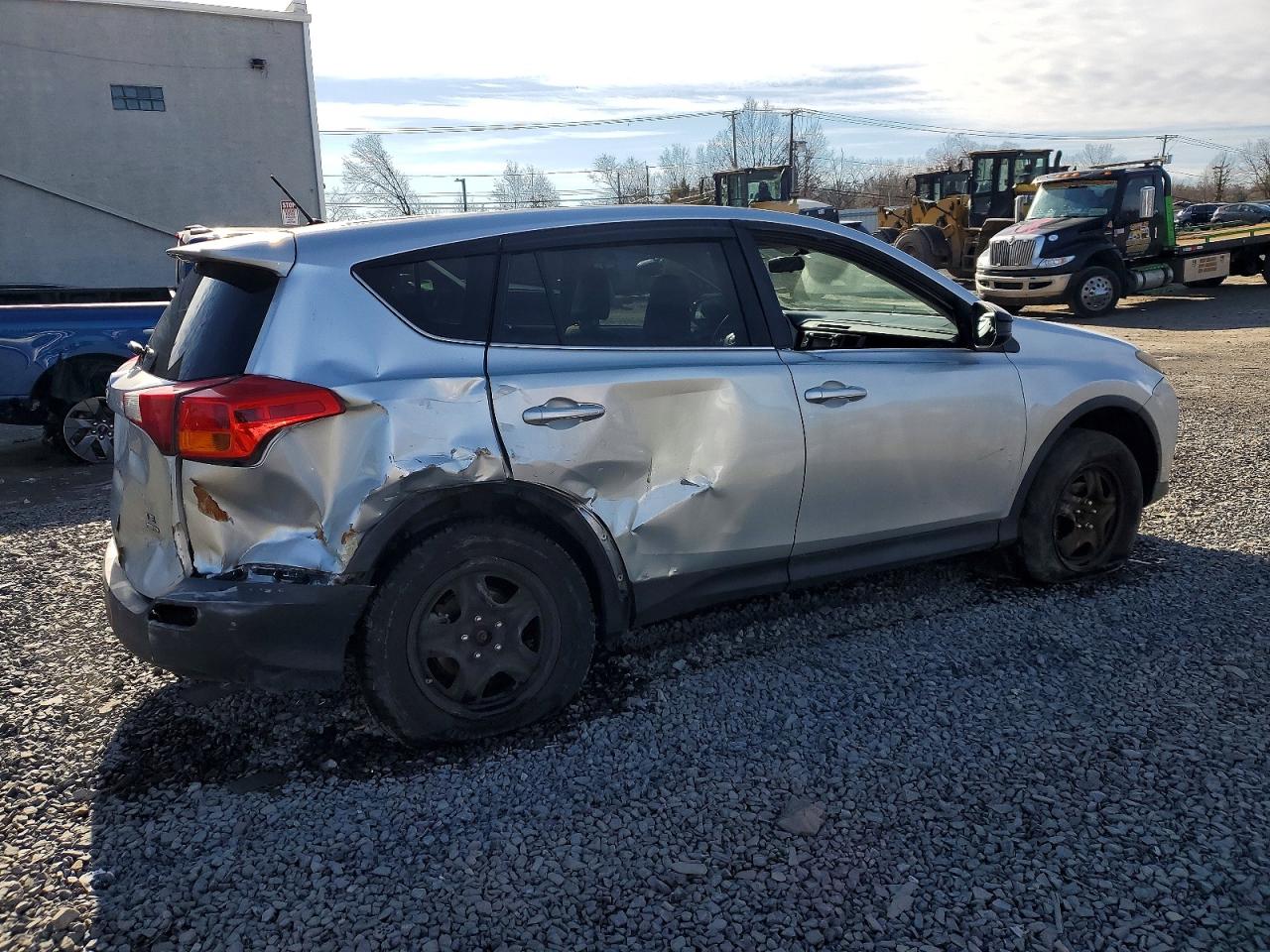 2013 TOYOTA RAV4 LE photo 5