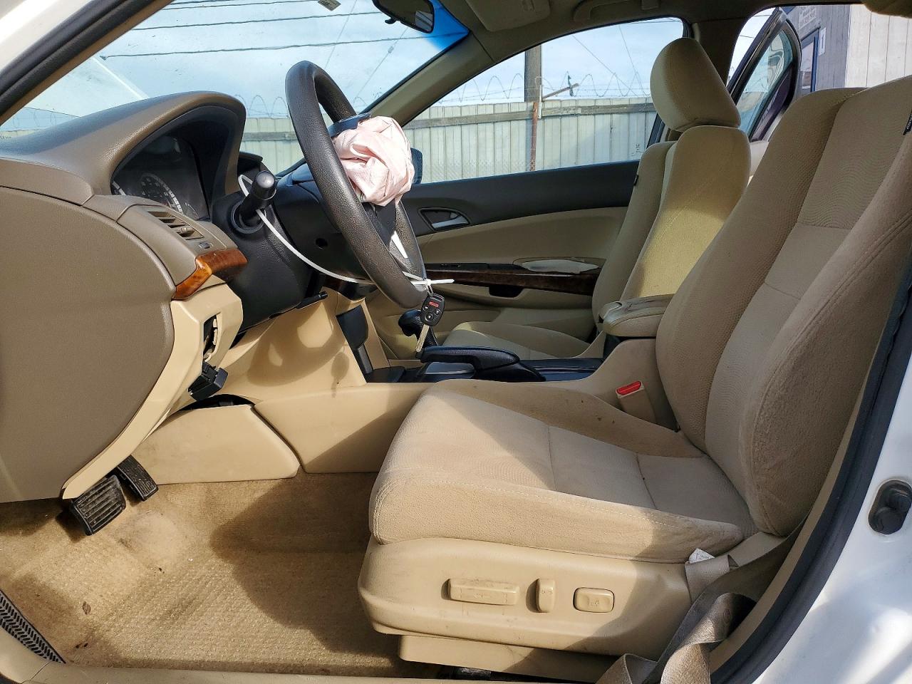 2010 HONDA ACCORD photo 7
