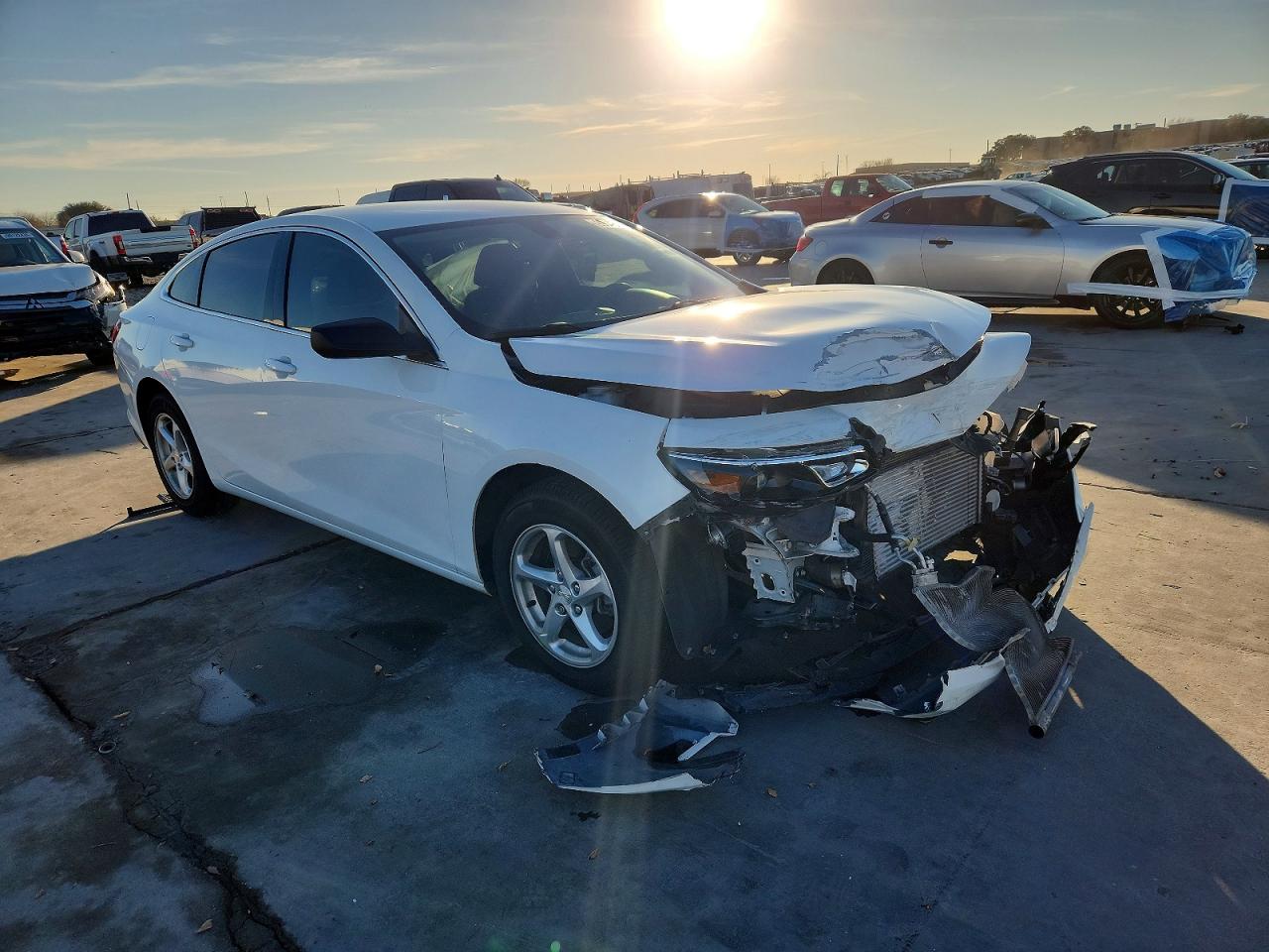 2018 CHEVROLET MALIBU LS photo 4