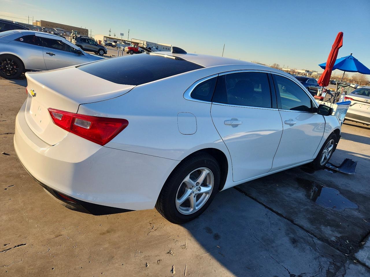 2018 CHEVROLET MALIBU LS photo 3