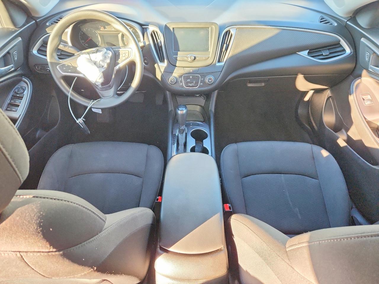 2018 CHEVROLET MALIBU LS photo 8