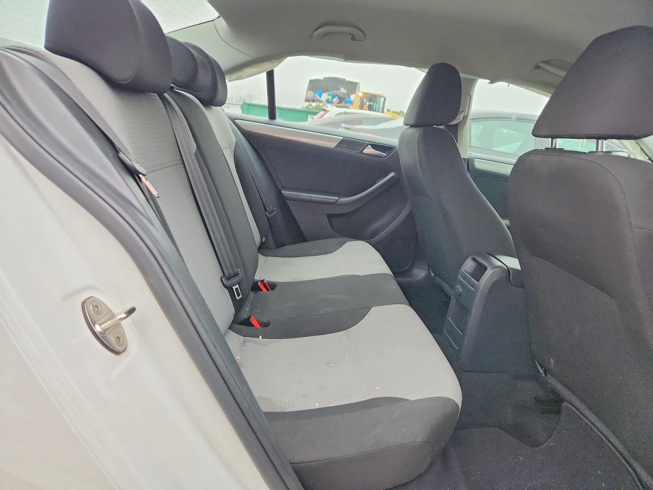 2017 VOLKSWAGEN JETTA S photo 19