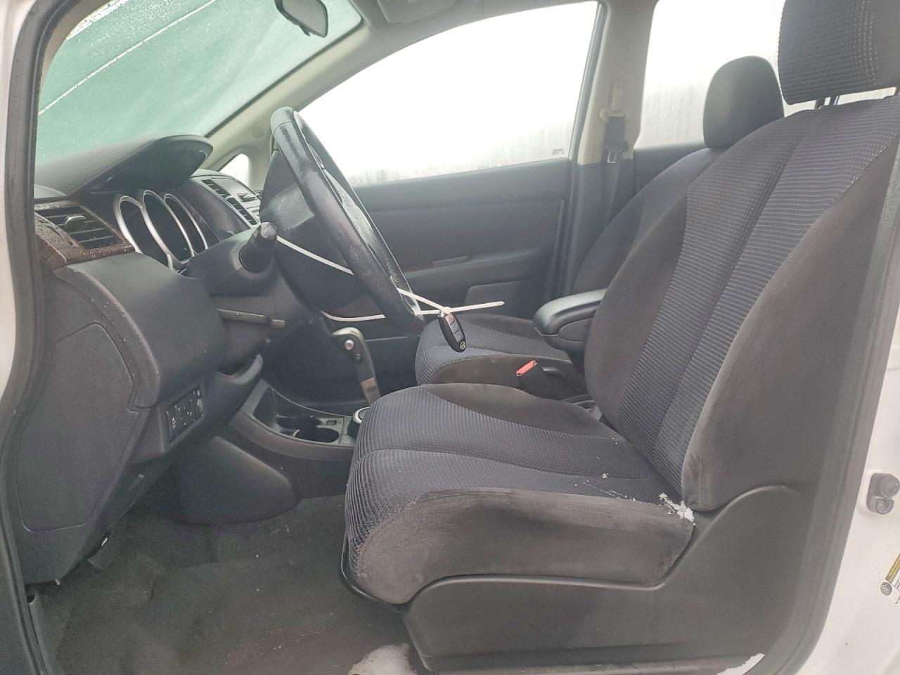 2011 NISSAN VERSA S photo 13