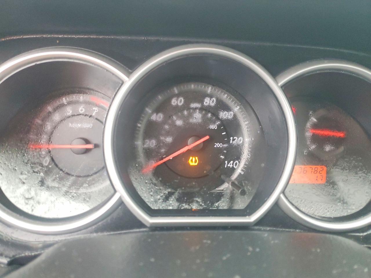 2011 NISSAN VERSA S photo 17