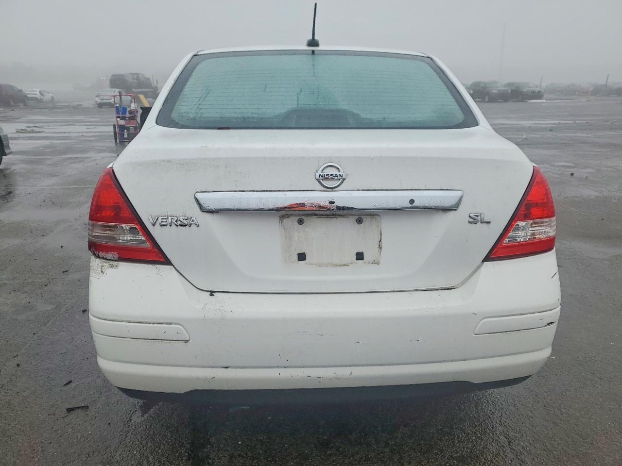 2011 NISSAN VERSA S photo 11