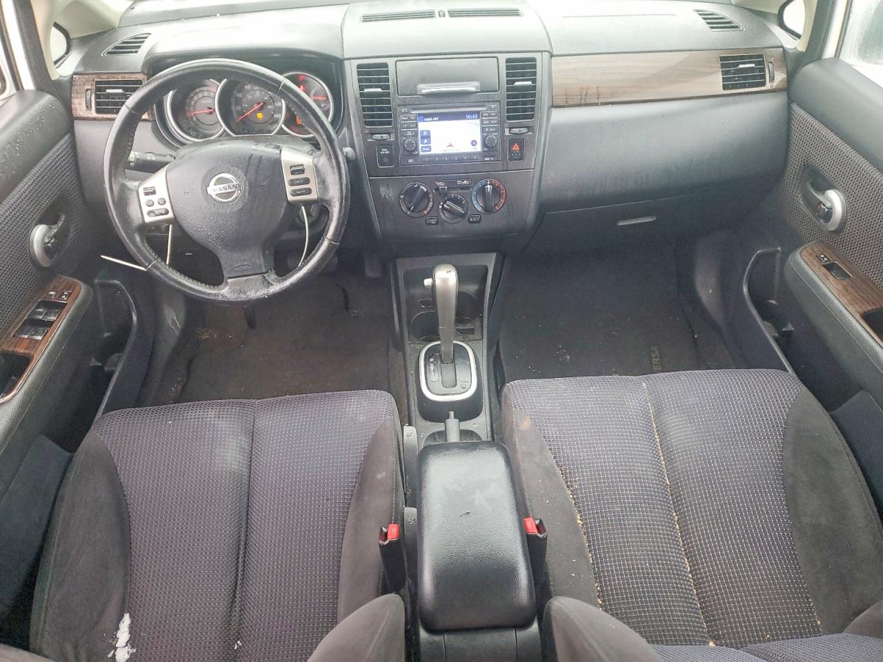 2011 NISSAN VERSA S photo 15