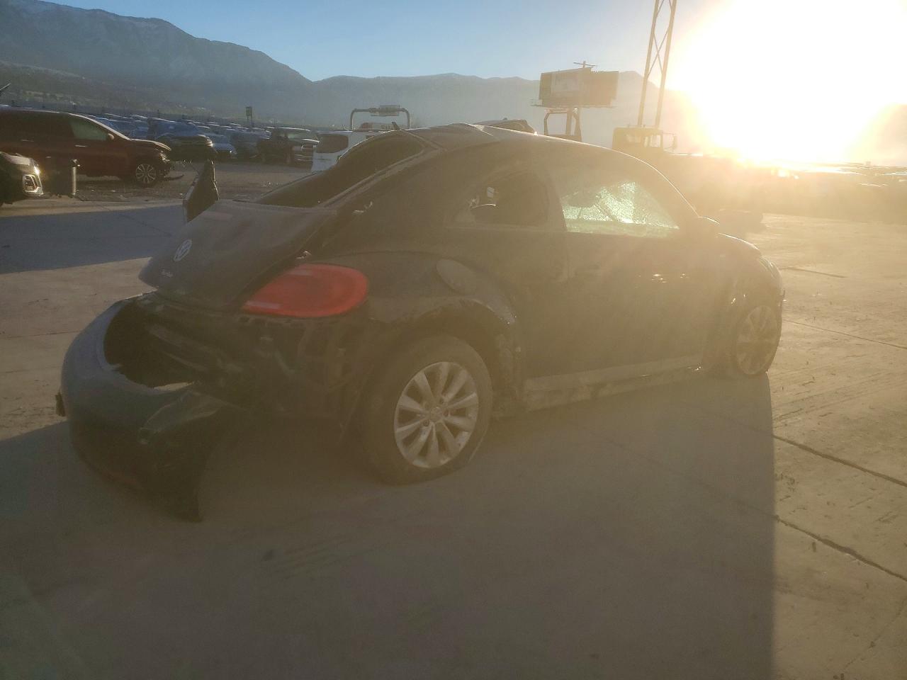 2016 VOLKSWAGEN BEETLE 1.8T photo 5