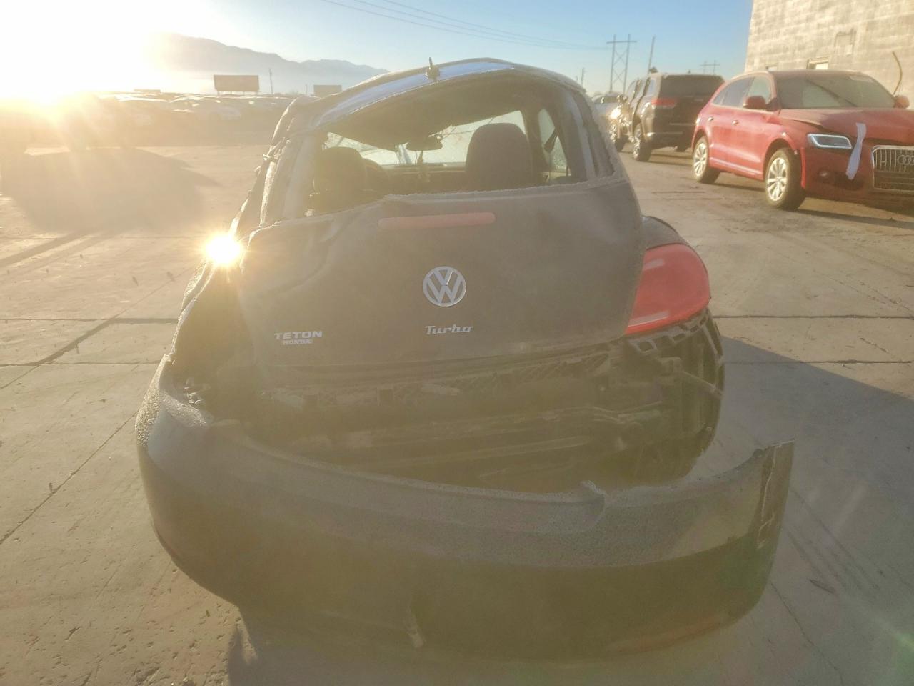 2016 VOLKSWAGEN BEETLE 1.8T photo 11