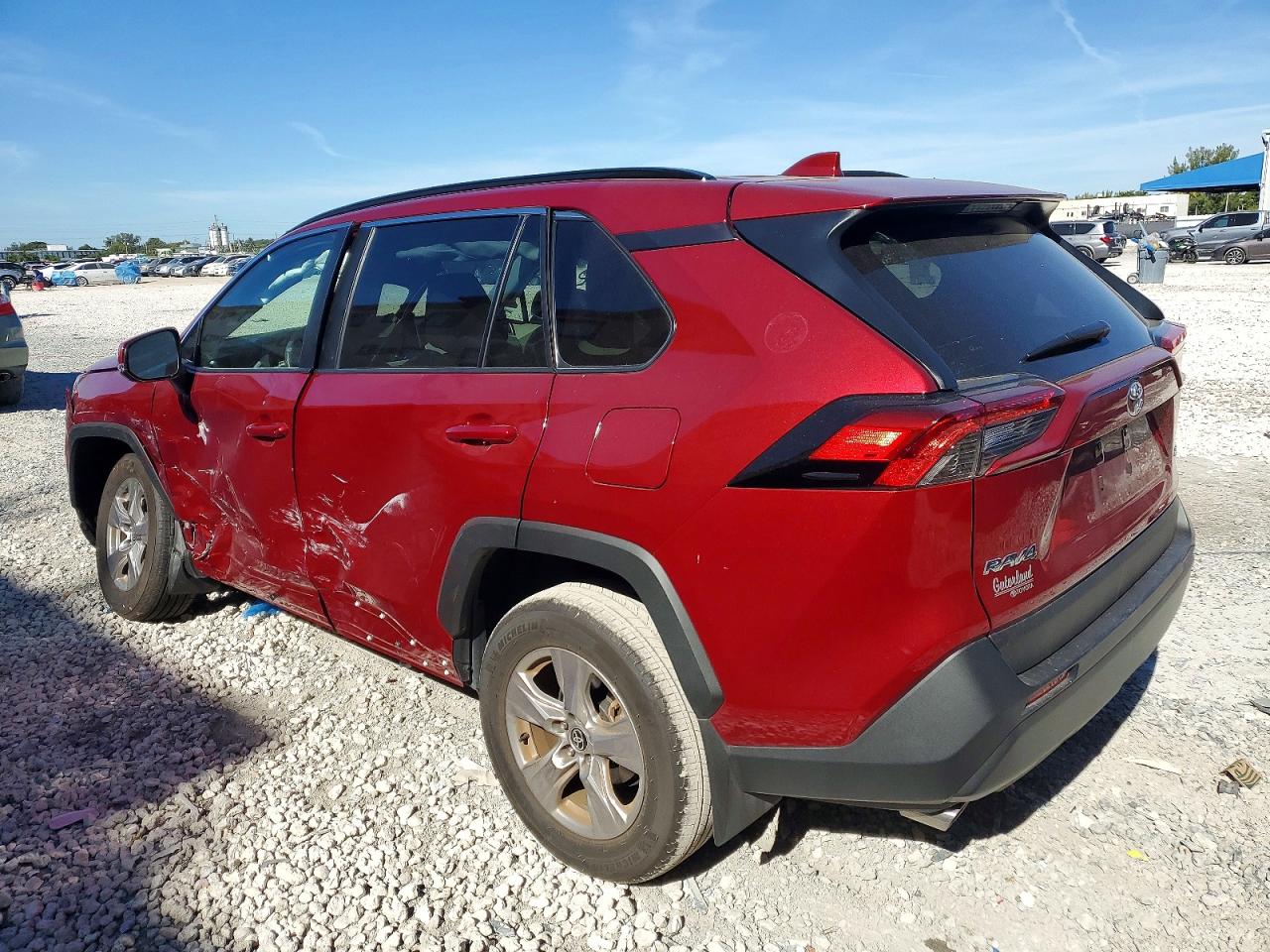 2025 TOYOTA RAV4 XLE photo 2