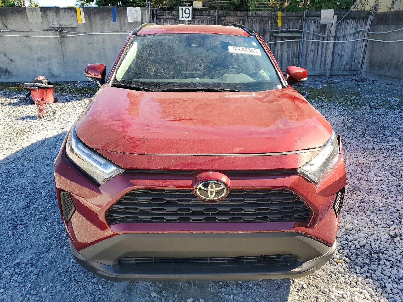 2025 TOYOTA RAV4 XLE photo 5