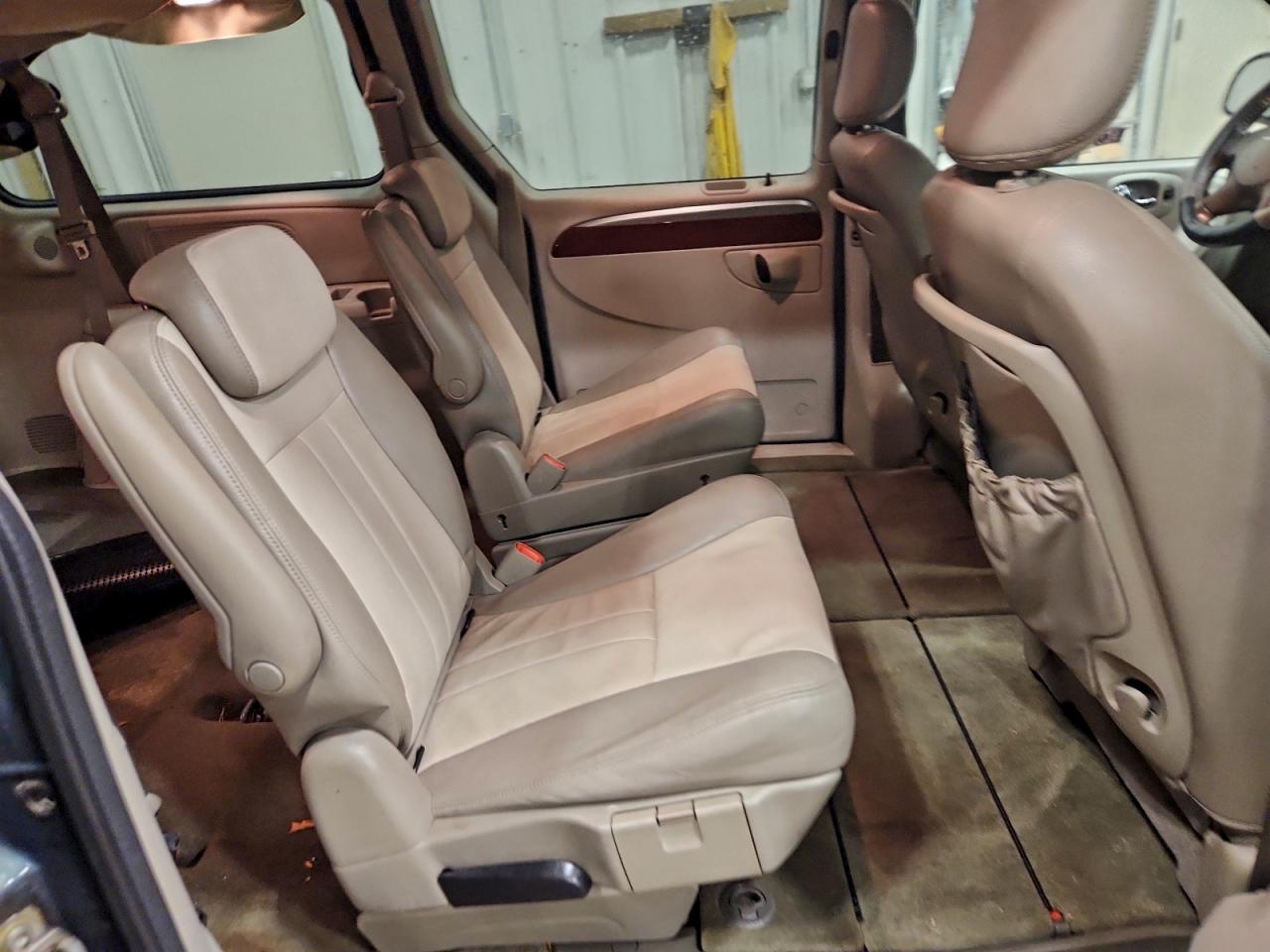 2007 CHRYSLER TOWN & COUNTRY TOURING photo 11