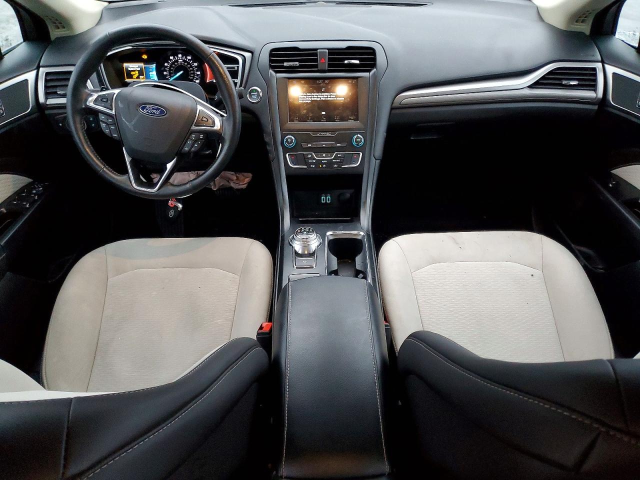 2019 FORD FUSION SE photo 8