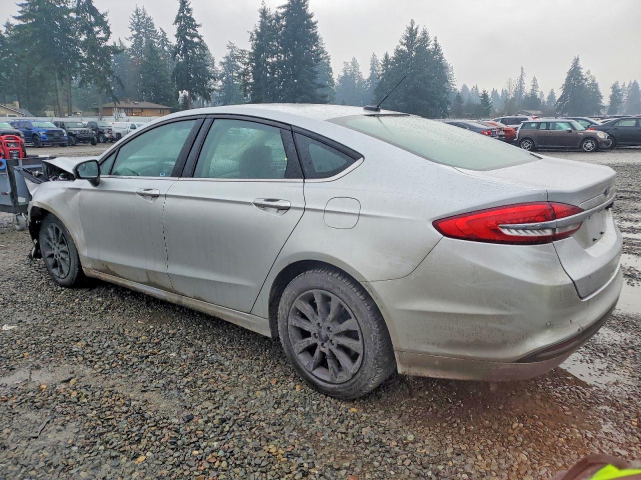 2017 FORD FUSION SE photo 2