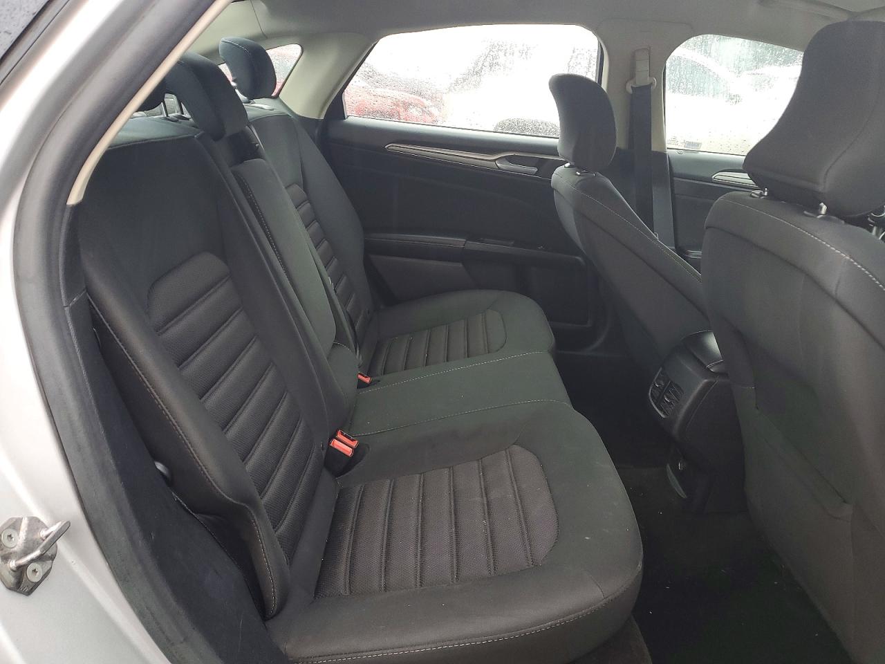 2017 FORD FUSION SE photo 10