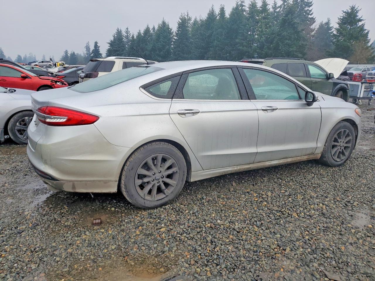 2017 FORD FUSION SE photo 3