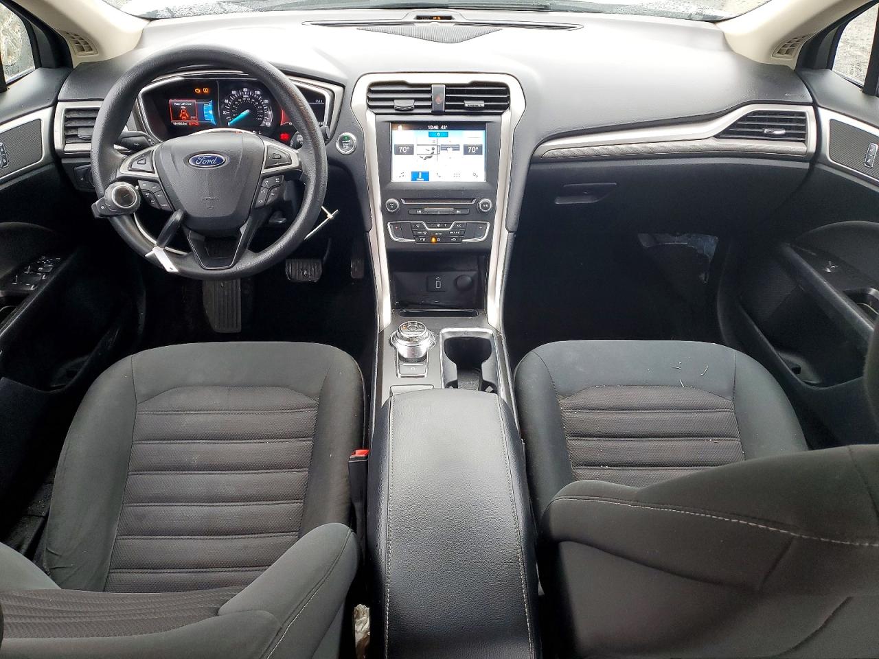 2017 FORD FUSION SE photo 8
