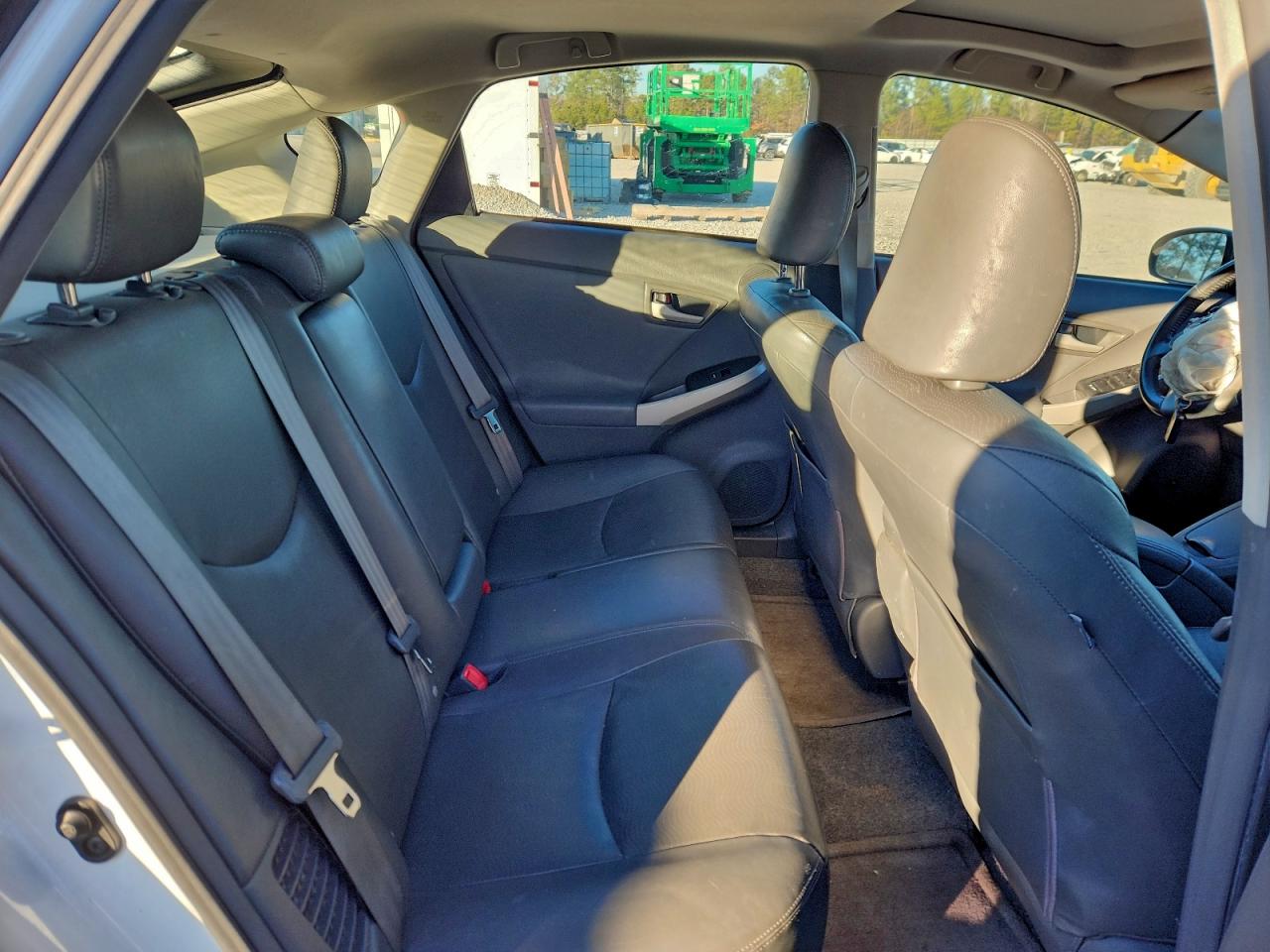2011 TOYOTA PRIUS photo 10