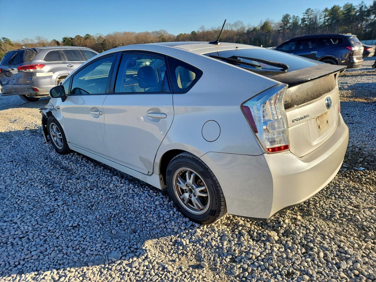 2011 TOYOTA PRIUS photo 2