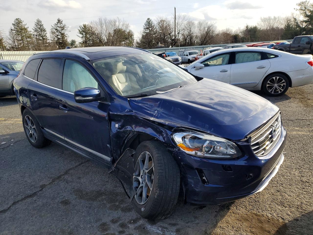 2015 VOLVO XC60 T6 PLATINUM photo 4