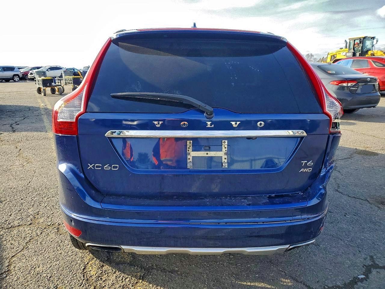 2015 VOLVO XC60 T6 PLATINUM photo 6