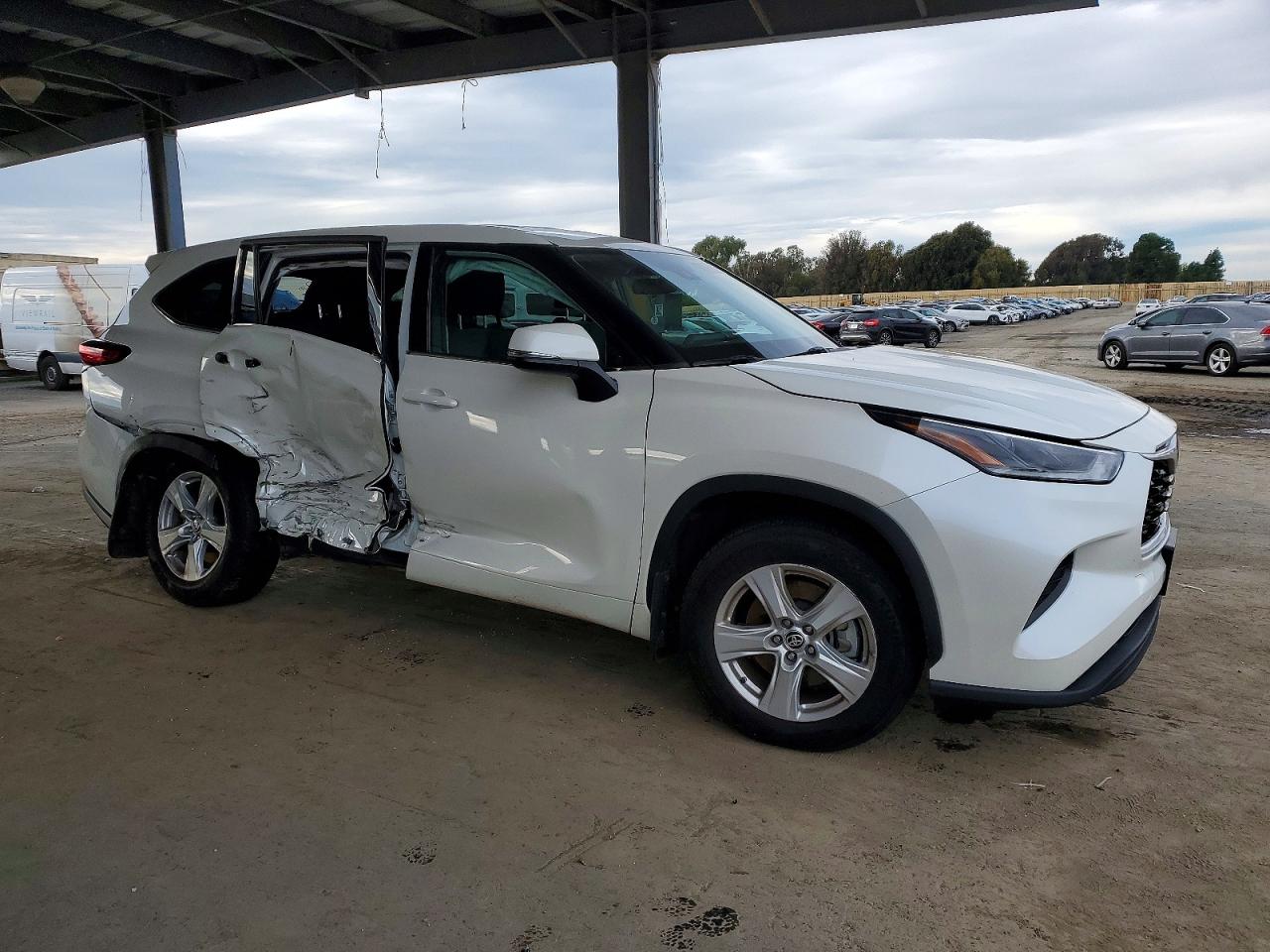 2021 TOYOTA HIGHLANDER L photo 4