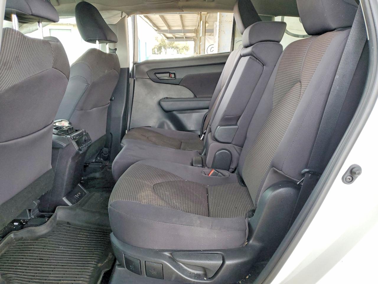 2021 TOYOTA HIGHLANDER L photo 11