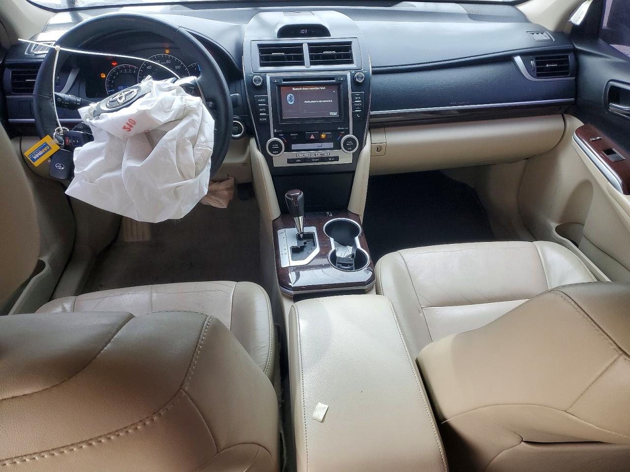 2014 TOYOTA CAMRY L photo 8