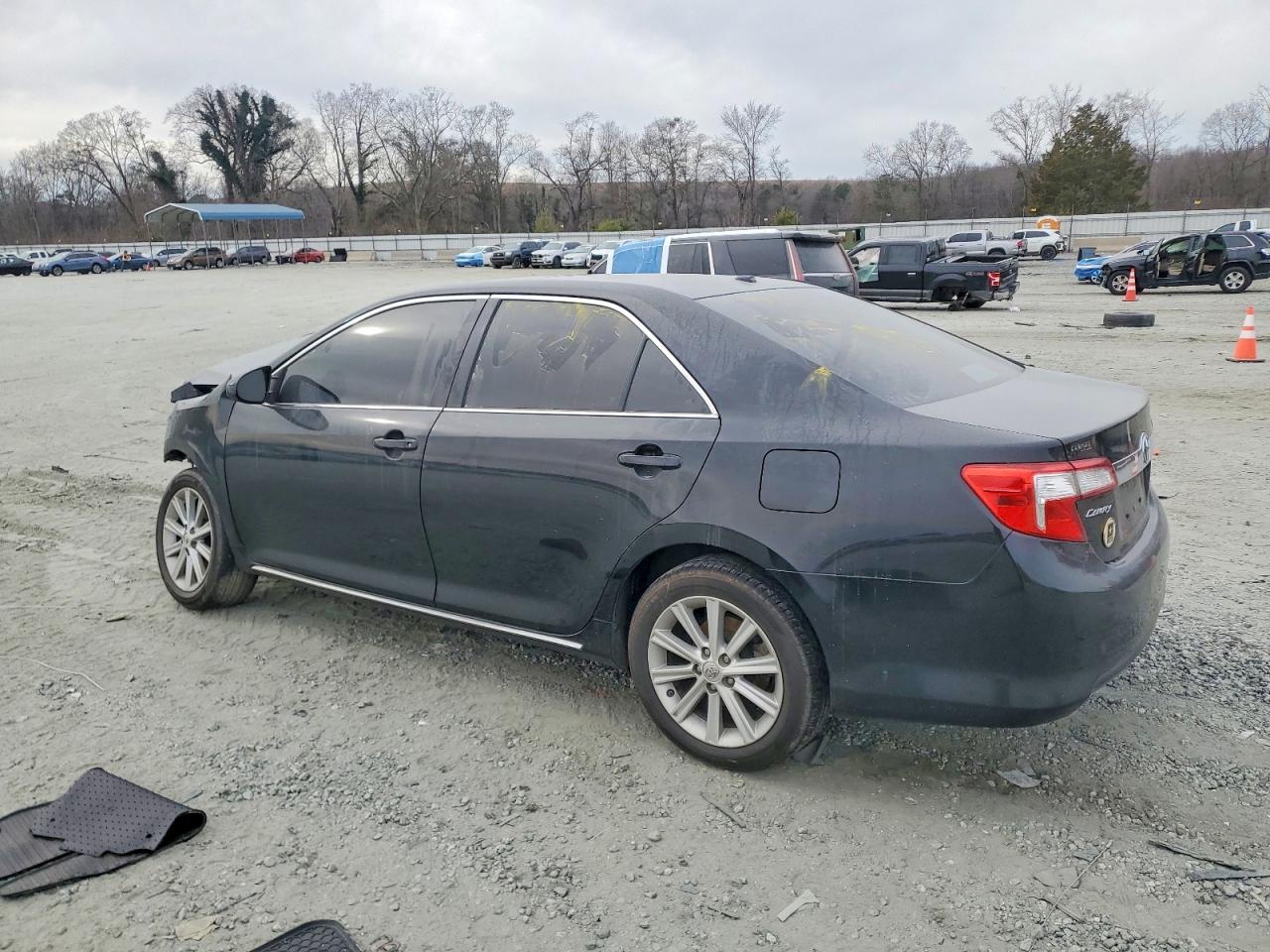 2014 TOYOTA CAMRY L photo 2