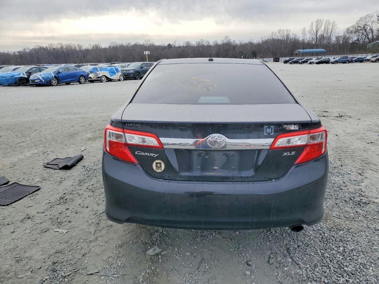 2014 TOYOTA CAMRY L photo 6