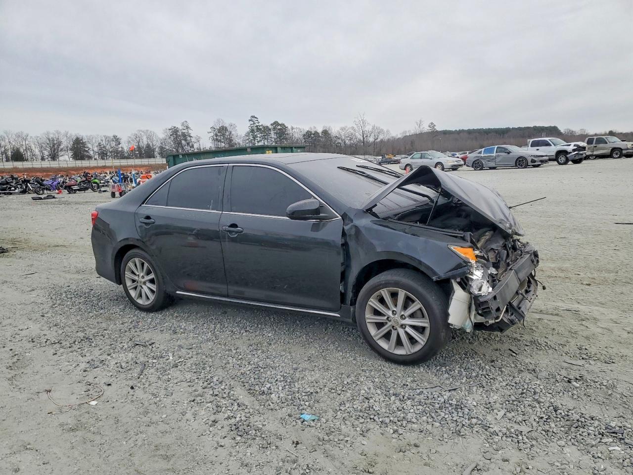 2014 TOYOTA CAMRY L photo 4