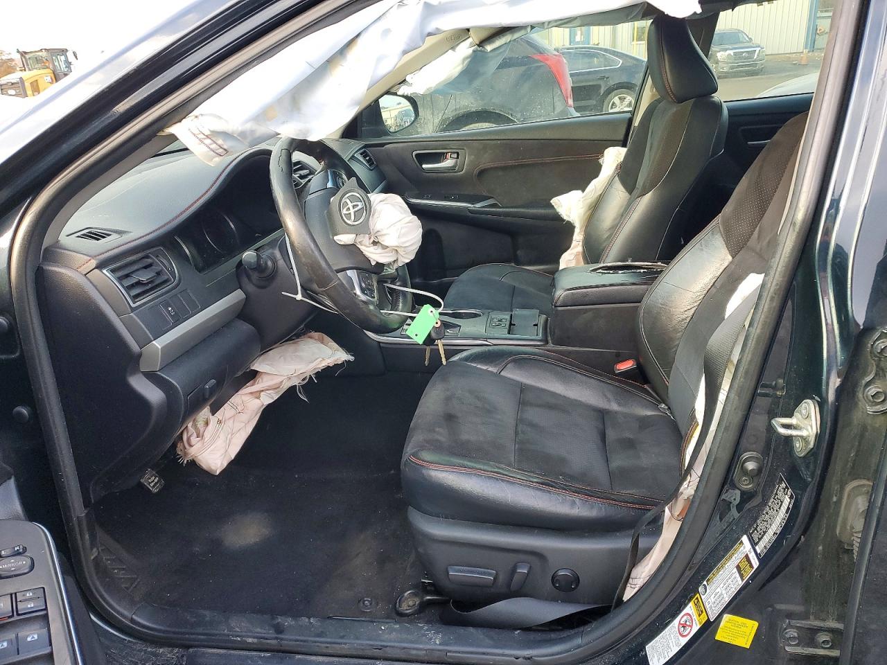 2017 TOYOTA CAMRY LE photo 7