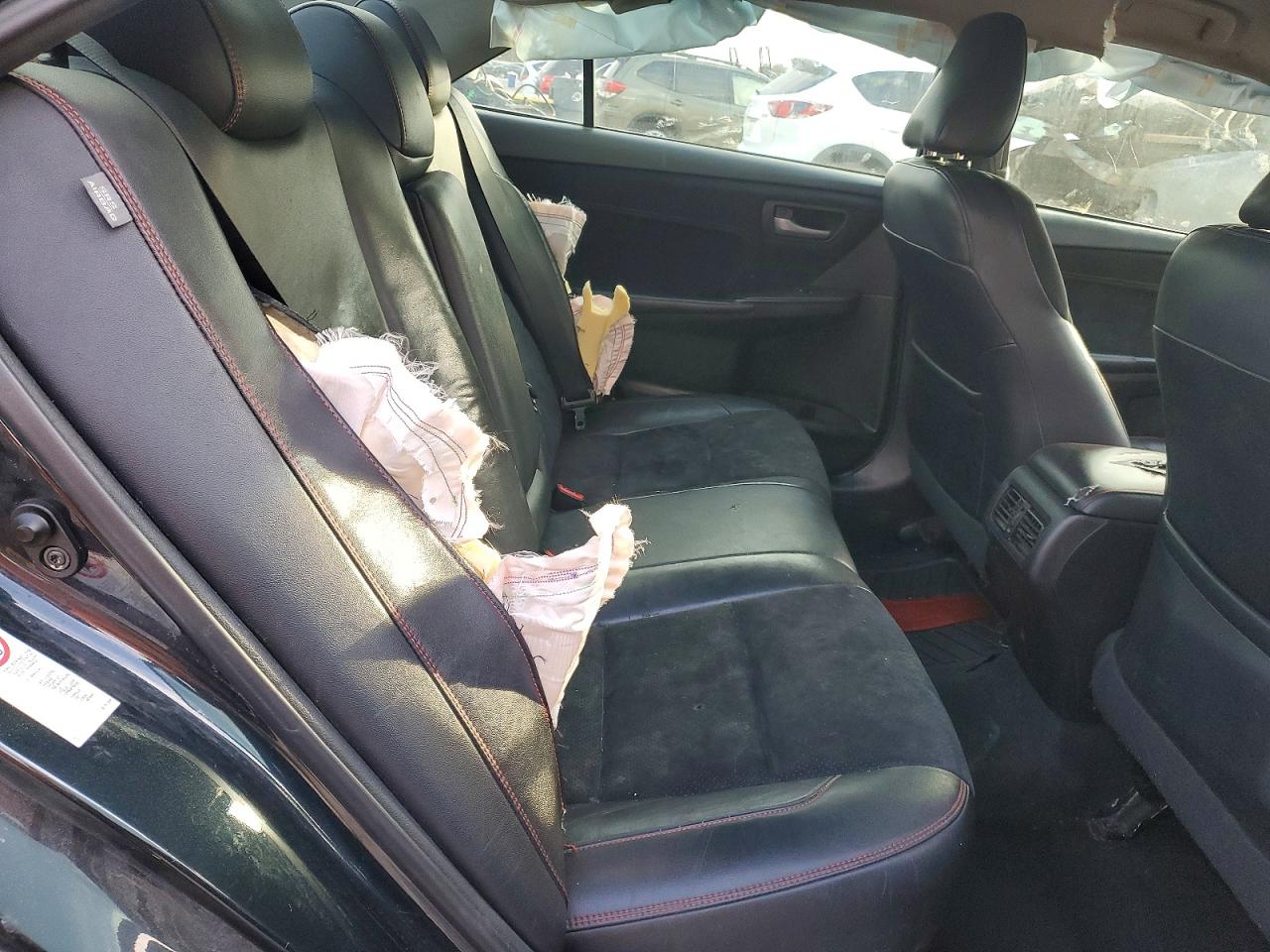 2017 TOYOTA CAMRY LE photo 10