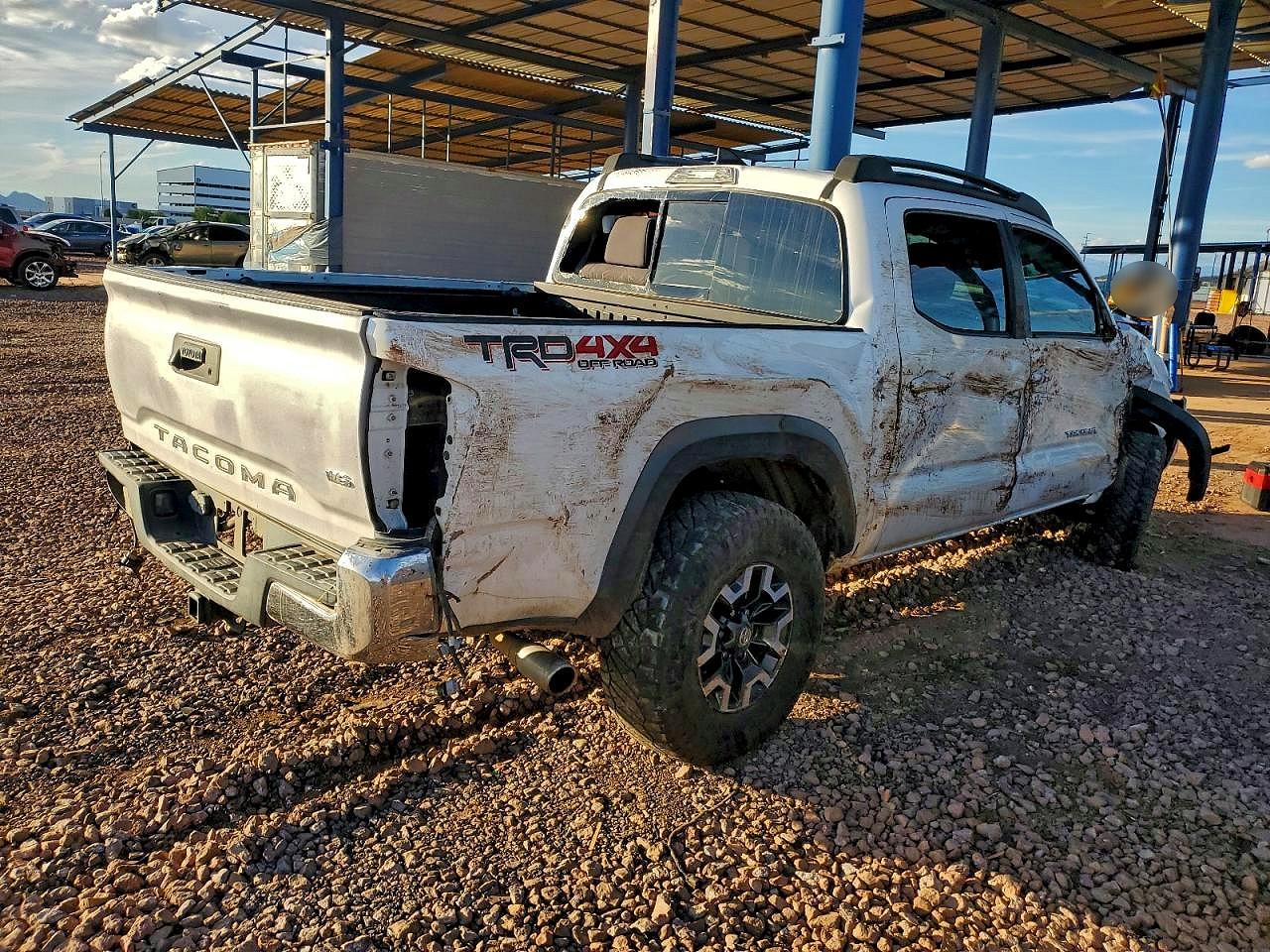 2019 TOYOTA TACOMA DOUBLE CAB photo 3