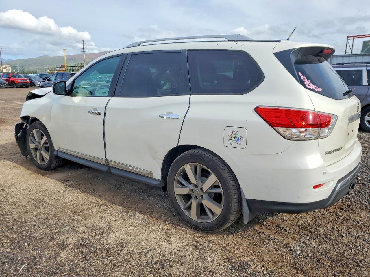 2013 NISSAN PATHFINDER S photo 2