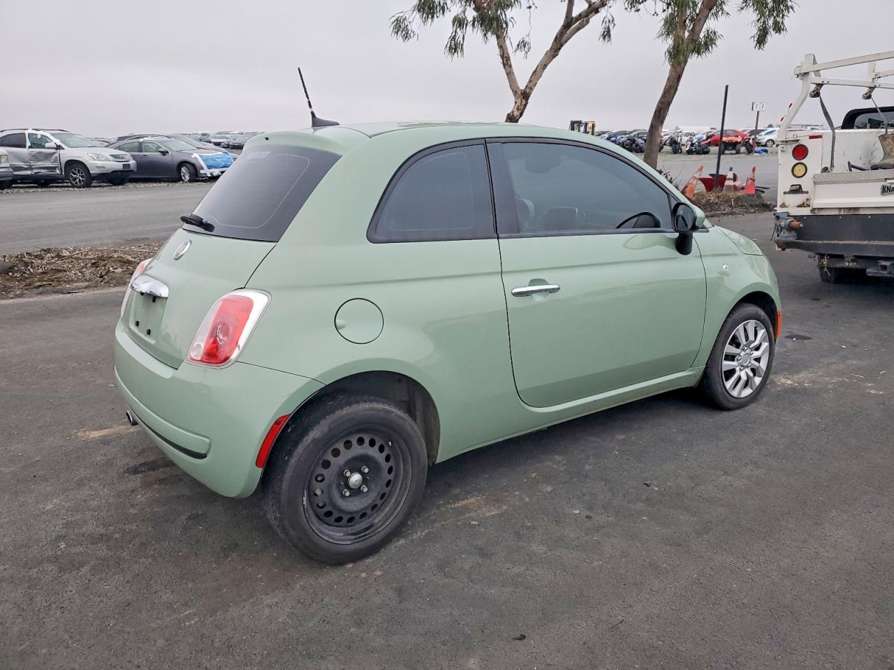 2016 FIAT 500 POP photo 3